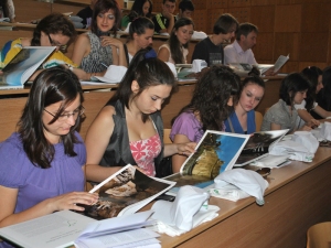 Conferinta de la Sibiu a reunit elevi, studenti si reprezentanti ai organizatiilor de tineret din regiune